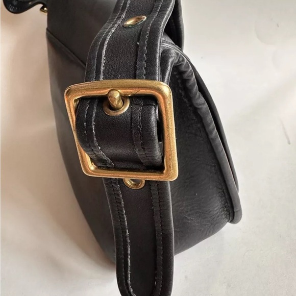 Vintage COACH Crossbody Messenger Saddlebag Black
Leather Handbag - Picture 2 of 16